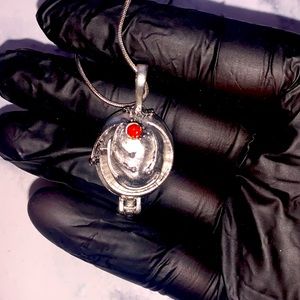 elena gilbert’s necklace